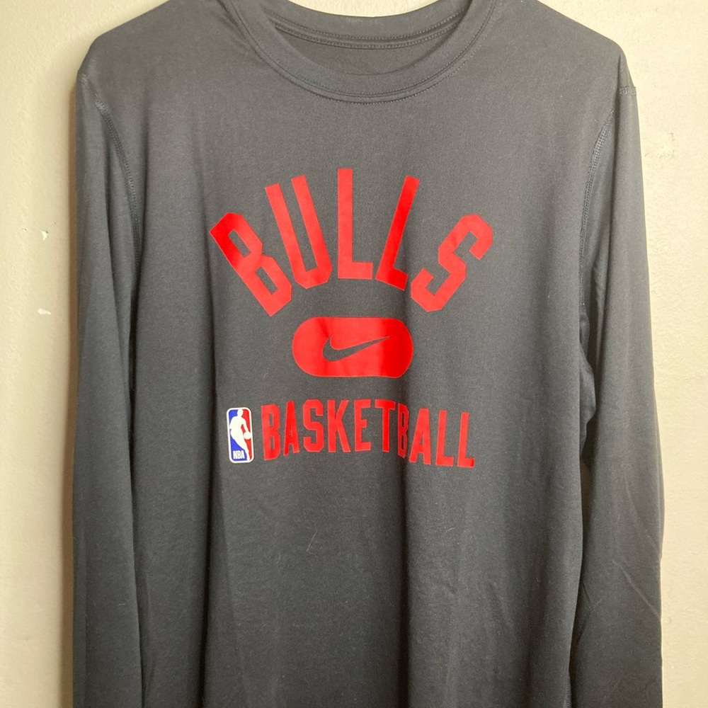 Nike Men's Chicago Bulls Black Dri-Fit Long Sleeve T-Shirt